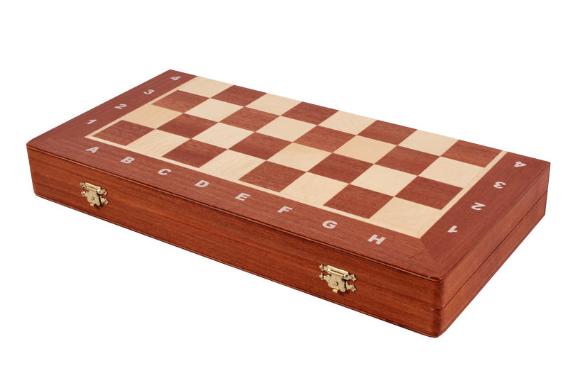 Jeu d'échecs DE TOURNOI No 4 en bois de charme avec l'échiquier en marqueterie de bois d'acajou et sycomore, de petite taille (42 x 42cm) - Ensemble Complet - 7277d1b9e12209953d44b45a36969cf9