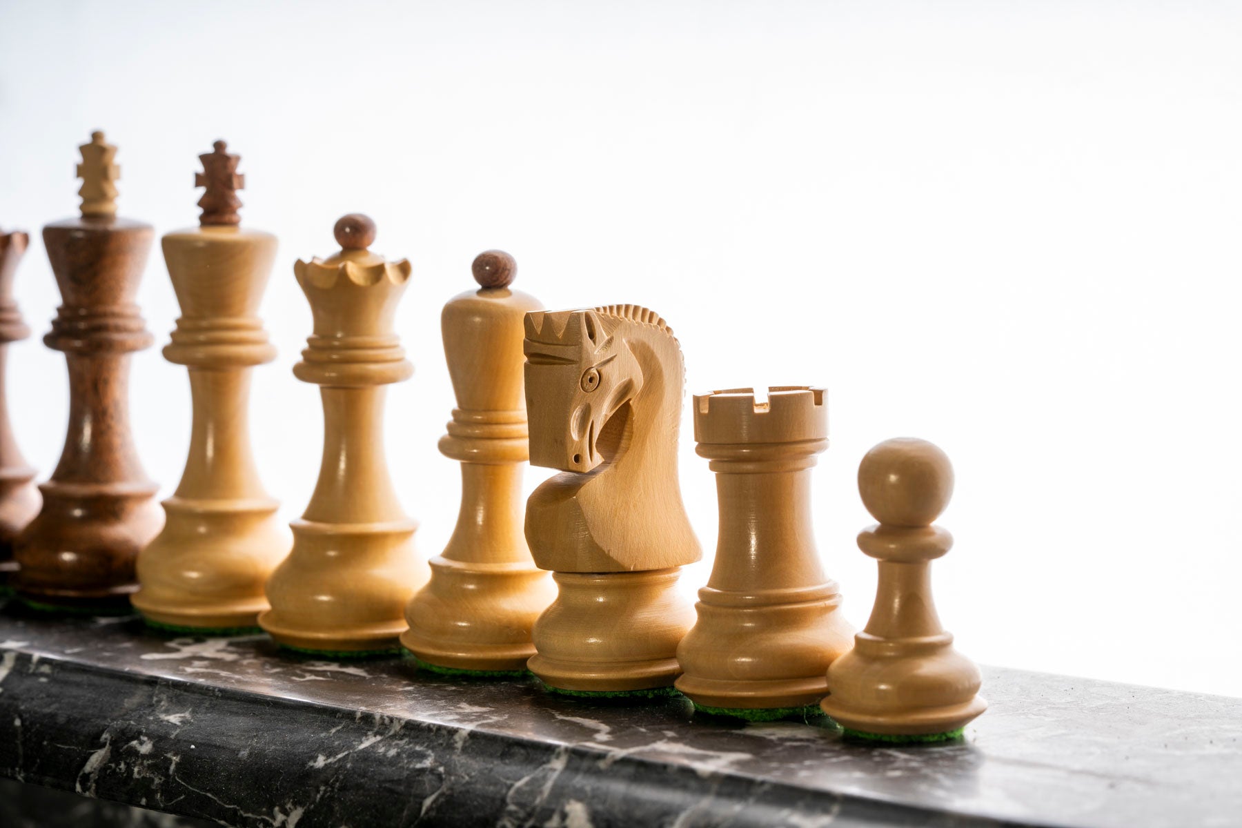 Pièces d'échecs Zagreb en bois d'acacia et de buis - Taille 3,75'' - 9baa7b38bbe6a5582600ee4cf3a9fa98