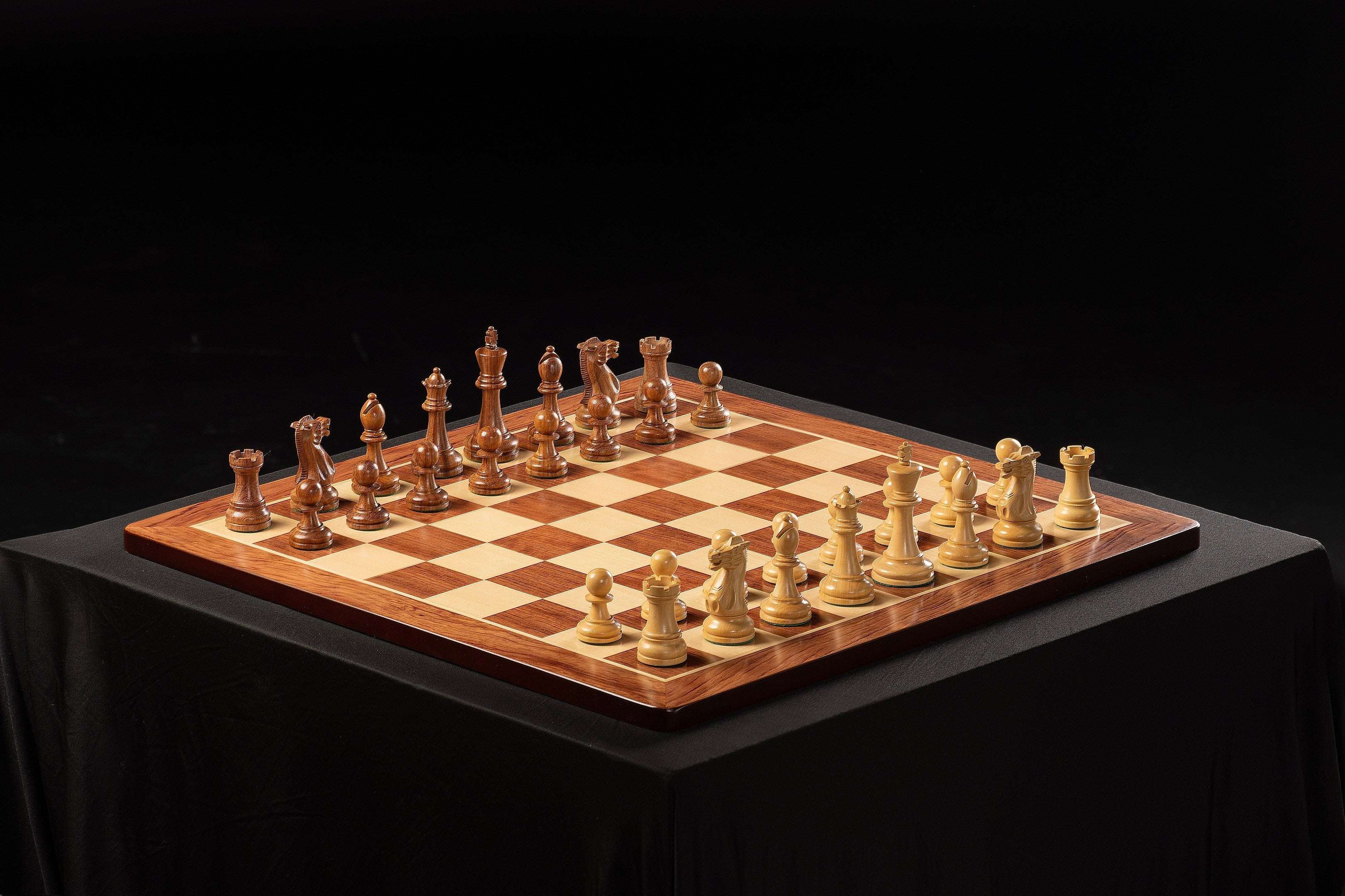 Pièces d'échecs Executive en bois d'acacia et buis - Taille 3,75'' - Pièces d'échecs Executive en bois d'acacia et buis - Taille 3,75''
