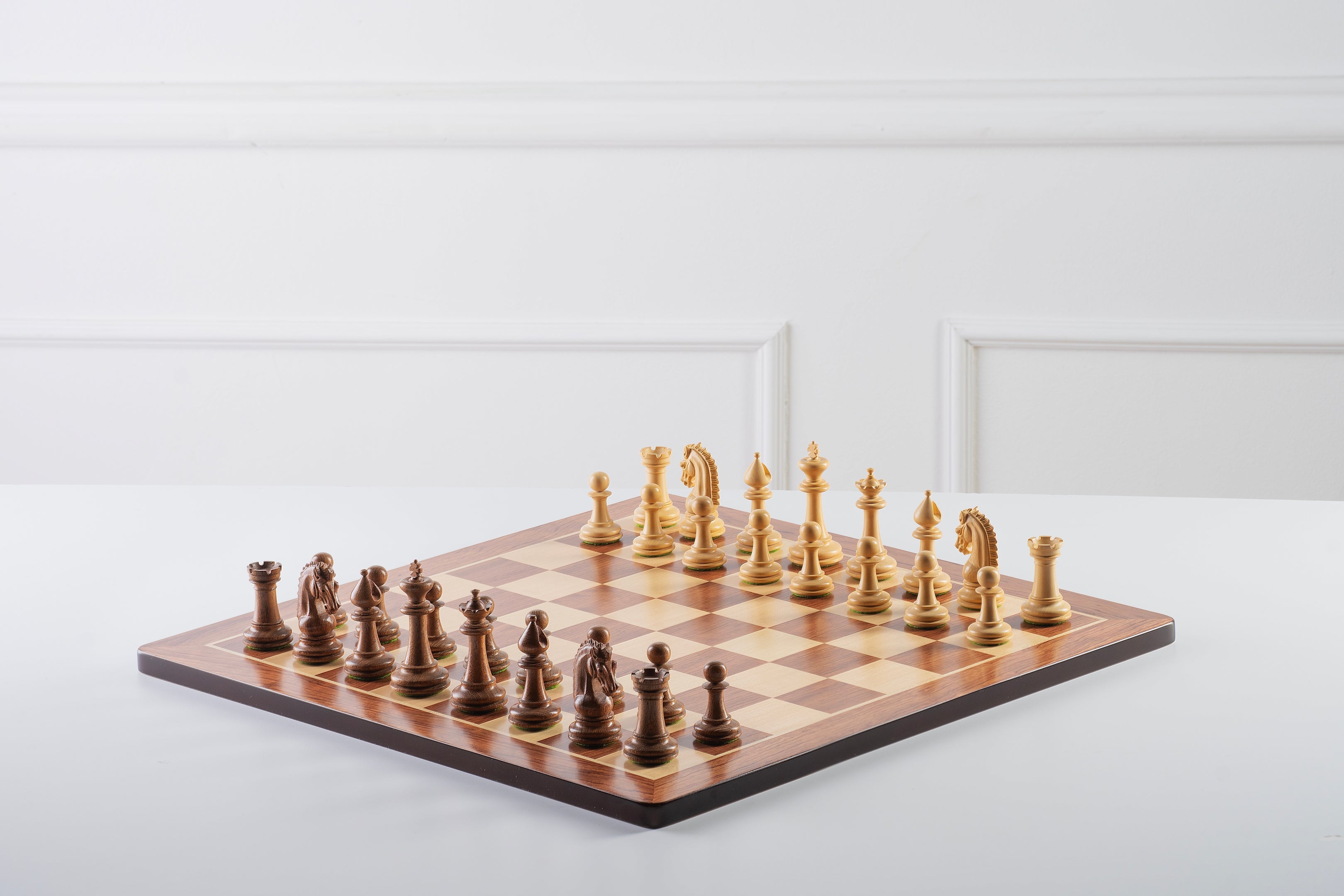 Pièces d'échecs Sheikh Acacia en bois d'acacia et de buis - Taille 3,75'' - Pièces d'échecs Sheikh Acacia en bois d'acacia et de buis - Taille 3,75''