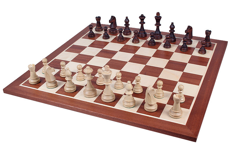 Les pièces d'échecs en bois STAUNTON de taille 7 avec la boîte de rangement en bois clair - 16ec4b3074467211e3a26ef34d7cd254
