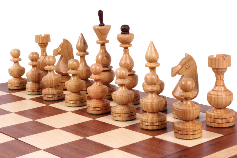 Jeu d'échecs DEBUT en bois de cerisier sauvage avec l'échiquier en marqueterie de bois d'acajou et sycomore, de grande taille (48 x 48cm) - Ensemble Complet - 62a6315e45dad647471a29caa5f9acf6