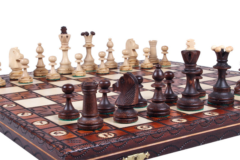 Jeu d'Echecs JUNIOR en bois de charme, de taille moyenne (42 x 42cm) - Ensemble Complet - c72267d1d544505723f8200294386d19