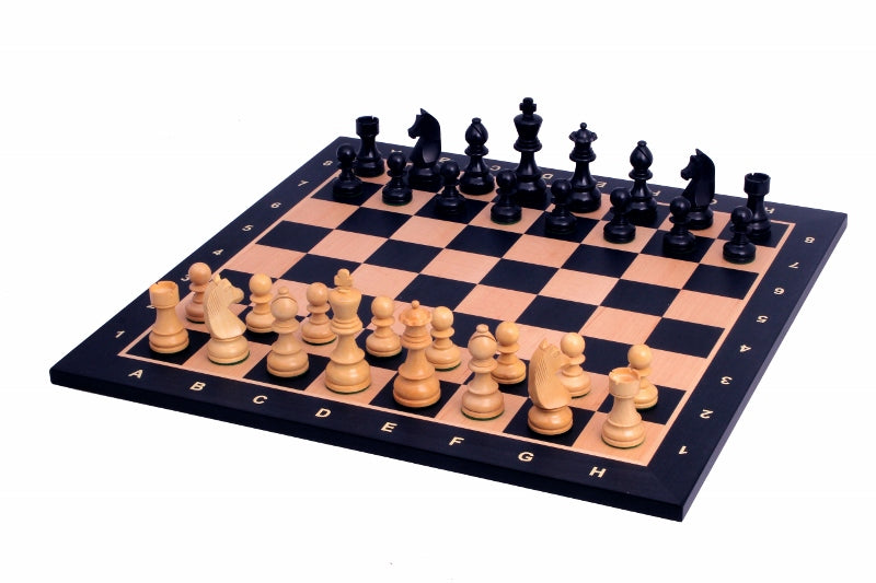 Échiquier noir avec coordonnées en marqueterie de bois de sycomore + Pièces d'échecs Timeless Ebonized - Ensemble de taille 6 - Échiquier noir avec coordonnées en marqueterie de bois de sycomore + Pièces d'échecs Timeless Ebonized - Ensemble de taille 6