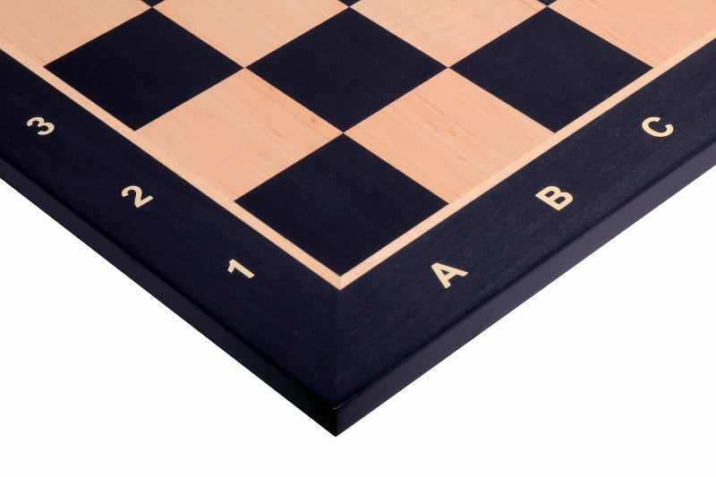 Échiquier noir avec coordonnées en marqueterie de bois de sycomore + Pièces d'échecs Timeless Ebonized - Ensemble de taille 6 - Échiquier noir avec coordonnées en marqueterie de bois de sycomore + Pièces d'échecs Timeless Ebonized - Ensemble de taille 6