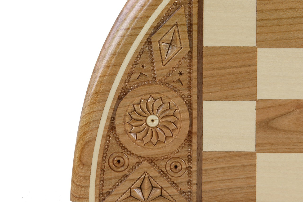 Jeu d'échecs RUBIN en bois de cerisier sauvage avec l'échiquier rond marqueté de bois de ceriser et sycomore, de petite taille (33cm) - Ensemble Complet - 3b7e0143d56322460f06bba4ef652eaa