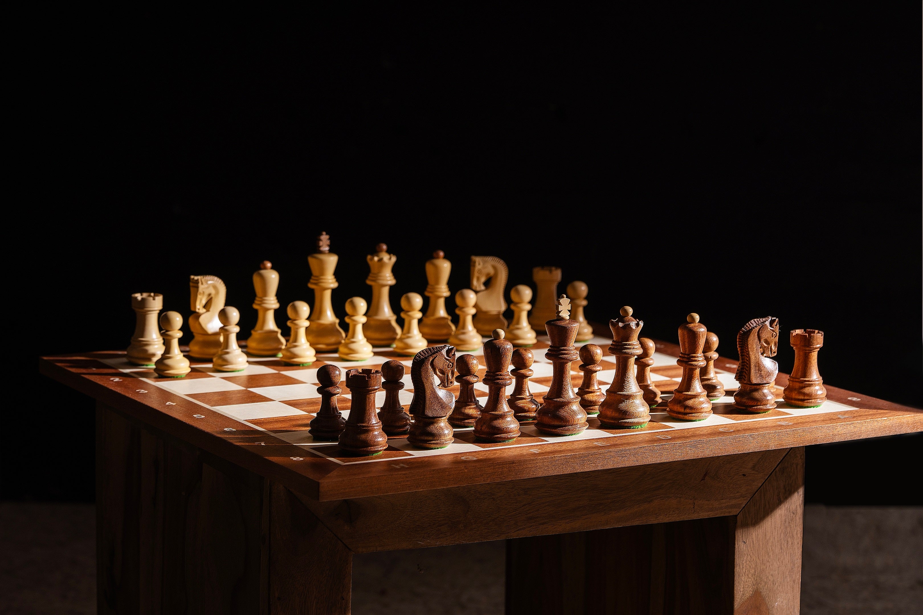 Pièces d'échecs Zagreb en bois d'acacia et de buis - Taille 3,75'' - 372ffd57ec459f0dabf0175040817fda