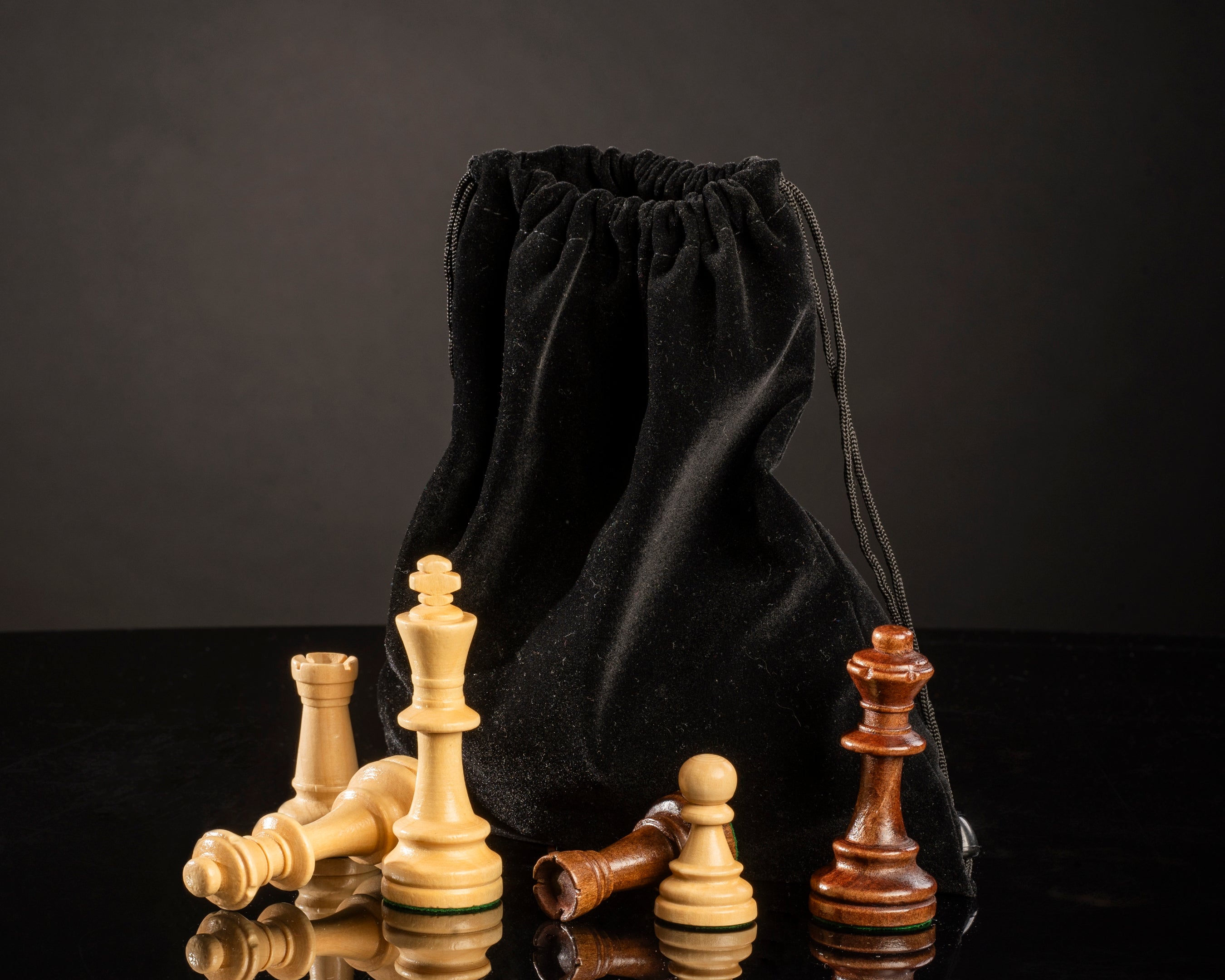 Les pièces d'échecs en bois STAUNTON de taille 5 - Les pièces d'échecs en bois STAUNTON de taille 5