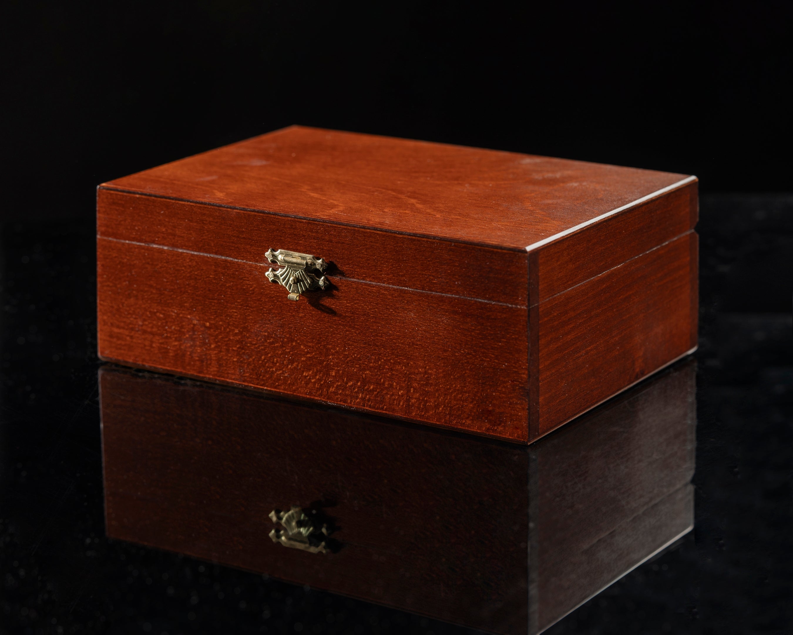 Boîte de rangement en bois foncé pour pièces d'échecs de taille 6 et 7 (un roi de 96 à 100 mm) - Boîte de rangement en bois foncé pour pièces d'échecs de taille 6 et 7 (un roi de 96 à 100 mm)