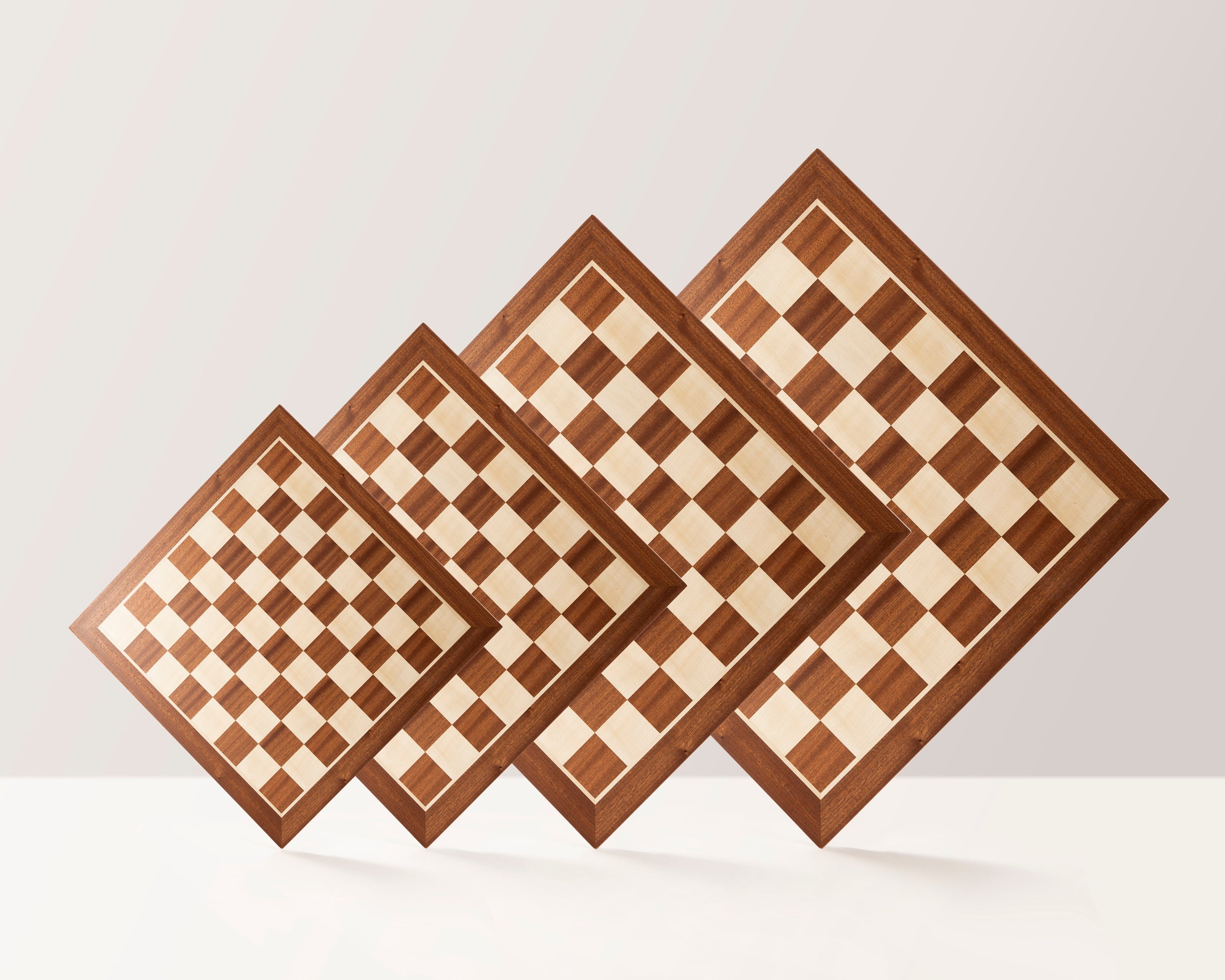 Echiquier en marqueterie de bois d'Acajou et Sycomore - échiquier classique de Taille 6 sans notation alphanumérique - Echiquier en marqueterie de bois d'Acajou et Sycomore - échiquier classique de Taille 6 sans notation alphanumérique