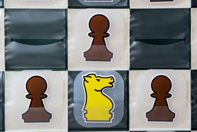 Échiquier murale encastrable roulable - L'ensemble complet (échiquier + pièces + sac)) - 6522f4846affebf225d19ed9495a1264