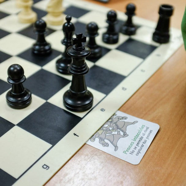 Les cartes chanceuses (Lucky cards) - les cartes cartes à jouer pour introduire la chance dans le déroulement d'une partie d'échecs. - 1e39b7d40f84f8599da65080771e46ab