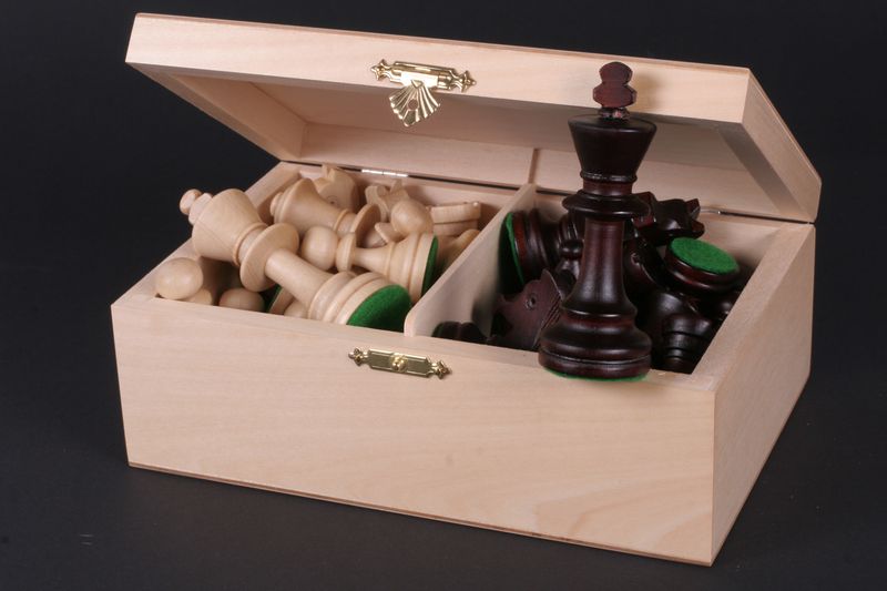 Boîte de rangement en bois foncé pour pièces d'échecs de taille 6 (un roi de 98 mm) - 81b2ce893b684c800555c35cadfebff3