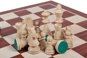 Les pièces d'échecs en bois STAUNTON de taille 7 avec la boîte de rangement en bois clair