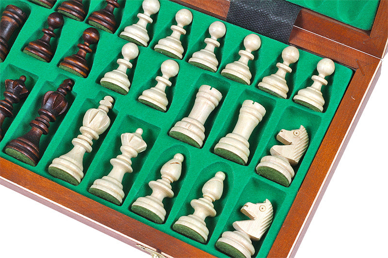 Jeu d'échecs OLYMPIQUE en bois de charme  avec l'échiquier en marqueterie de bois d'acajou et sycomore, de taille moyenne (35 x 35 cm) - Ensemble Complet - Jeu d'échecs OLYMPIQUE en bois de charme  avec l'échiquier en marqueterie de bois d'acajou et sycomore, de taille moyenne (35 x 35 cm) - Ensemble Complet