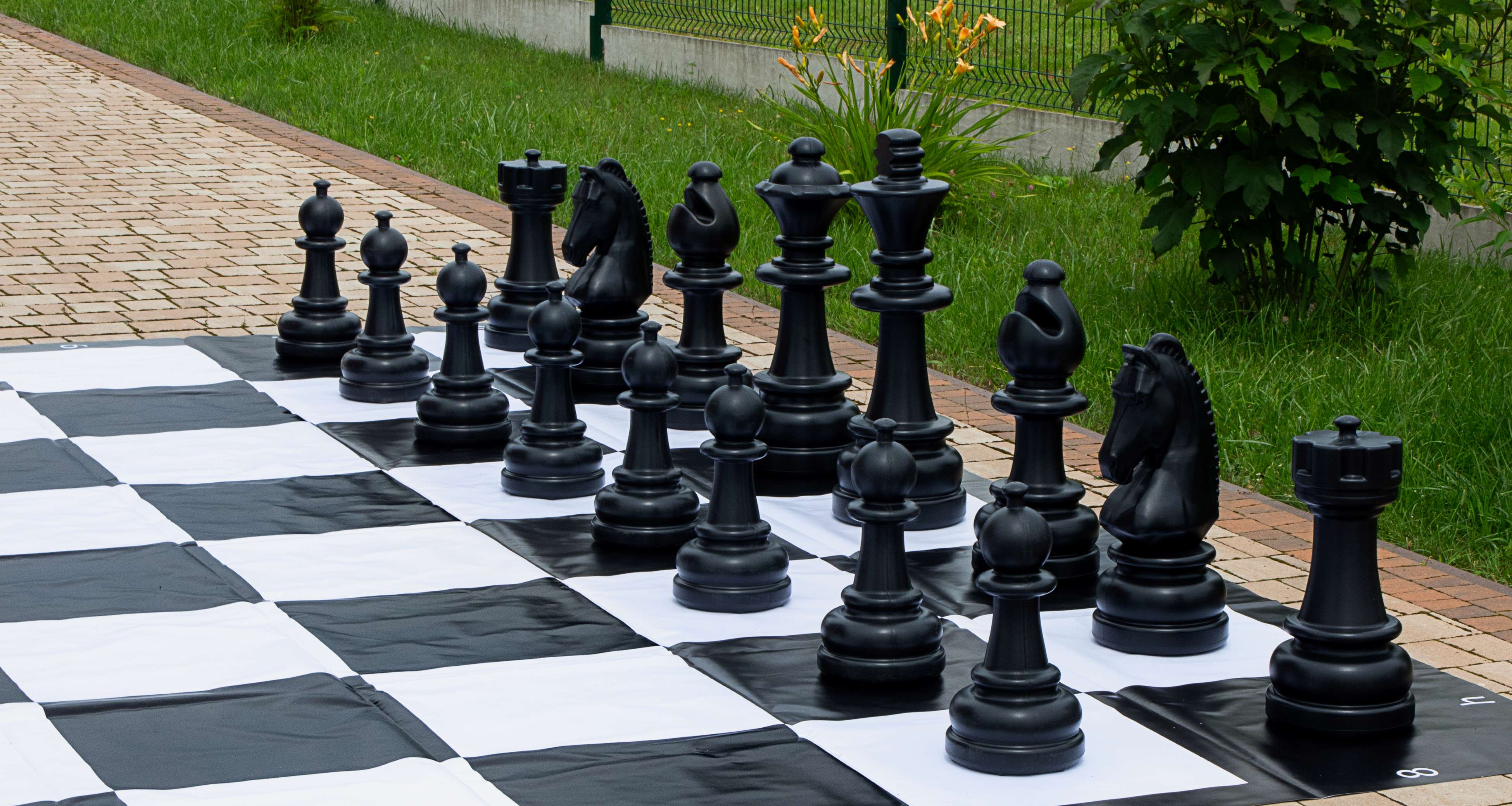 Plastic giant chess pieces (king height 74 cm) - Plastic giant chess pieces (king height 74 cm)