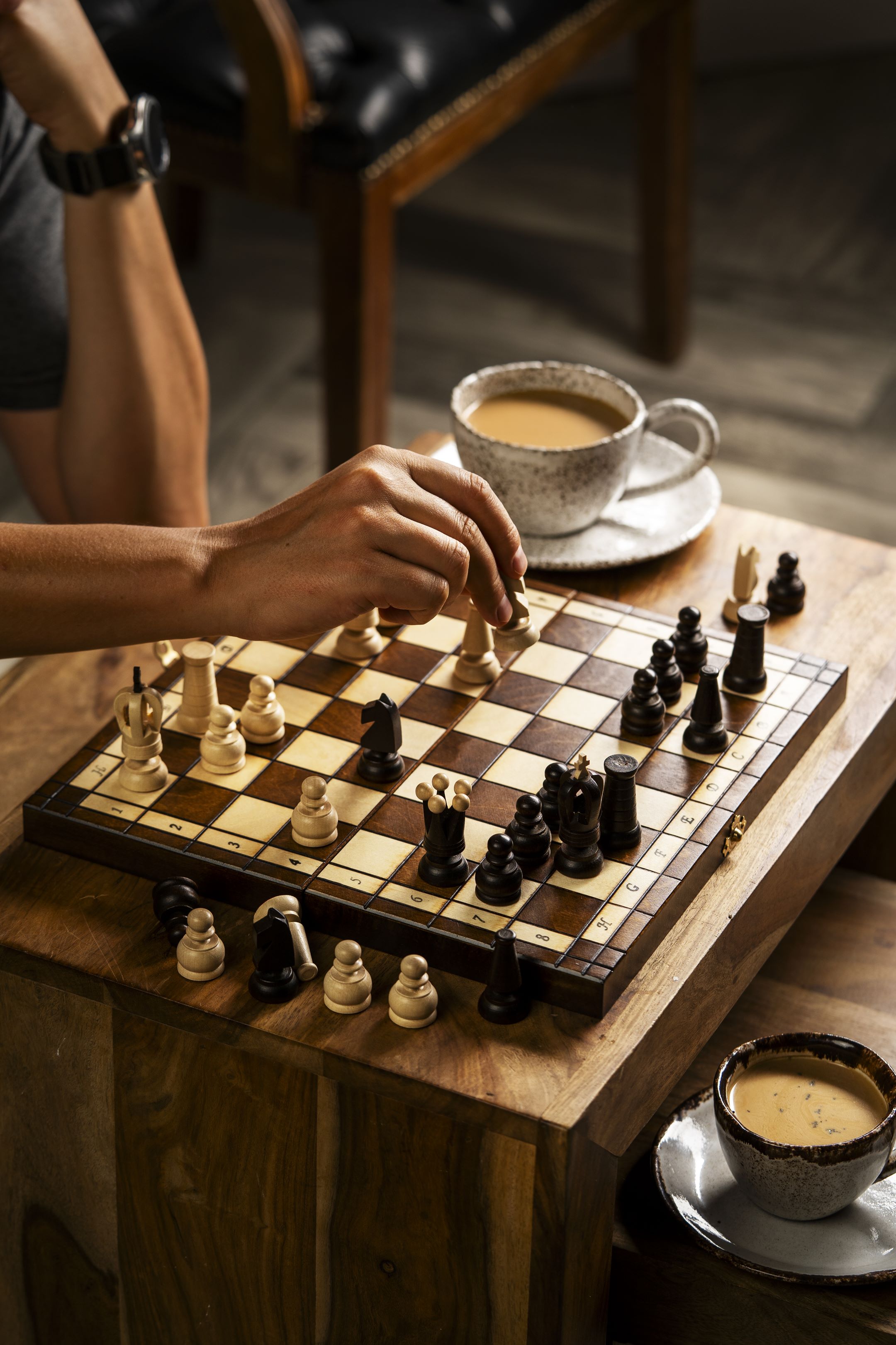 Jeu d'Echecs ROYAL MAXI en bois de charme et de hêtre, de taille moyenne (31 x 31cm) - Ensemble Complet - c1af7bc138002651ee355958df621d0b