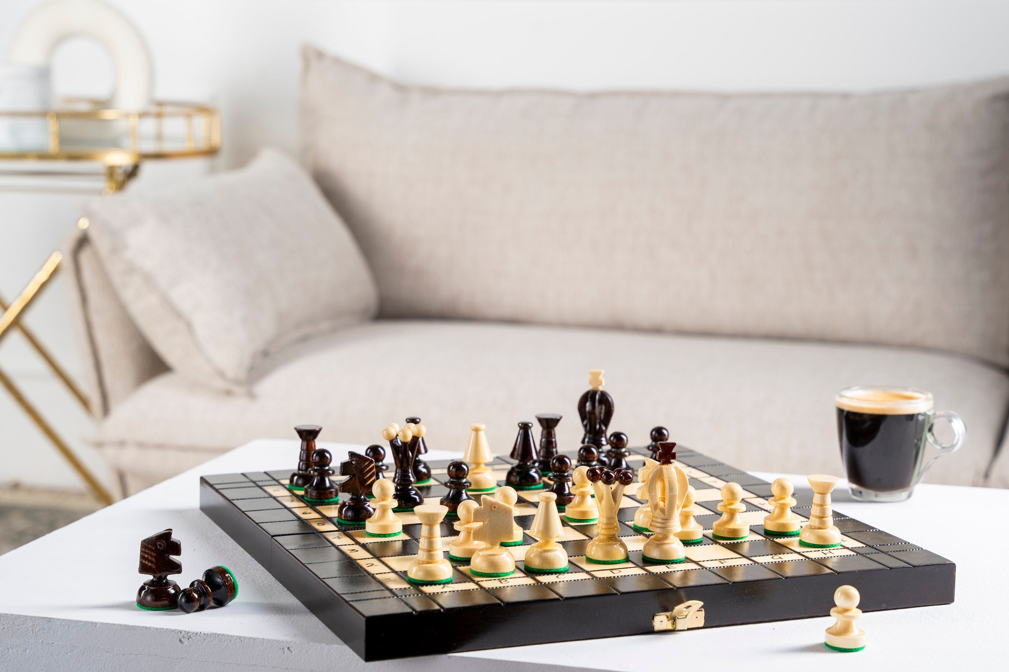 Jeu d'Echecs et de Dames Pliable en bois de charme, de petite taille (35 x 35cm) - Ensemble comprenant deux jeux pour deux joueurs - 8b8a84af4938eb06b875b6488f72ba30