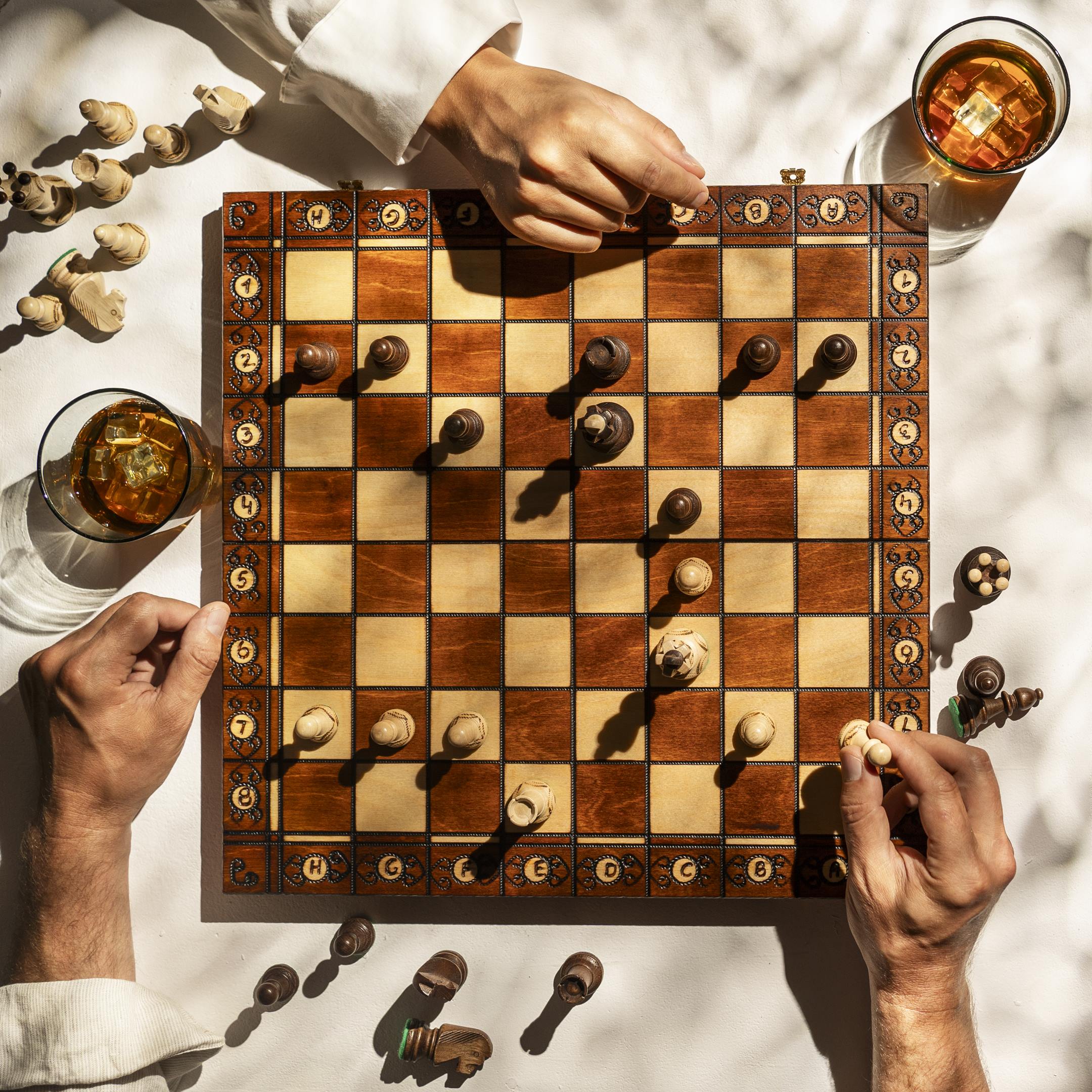 Jeu d'échecs SENATEUR en bois de charme, de taille moyenne (41 x 41cm) - Ensemble Complet - 19e8e4a664c5e25e321340c4ad97b90a