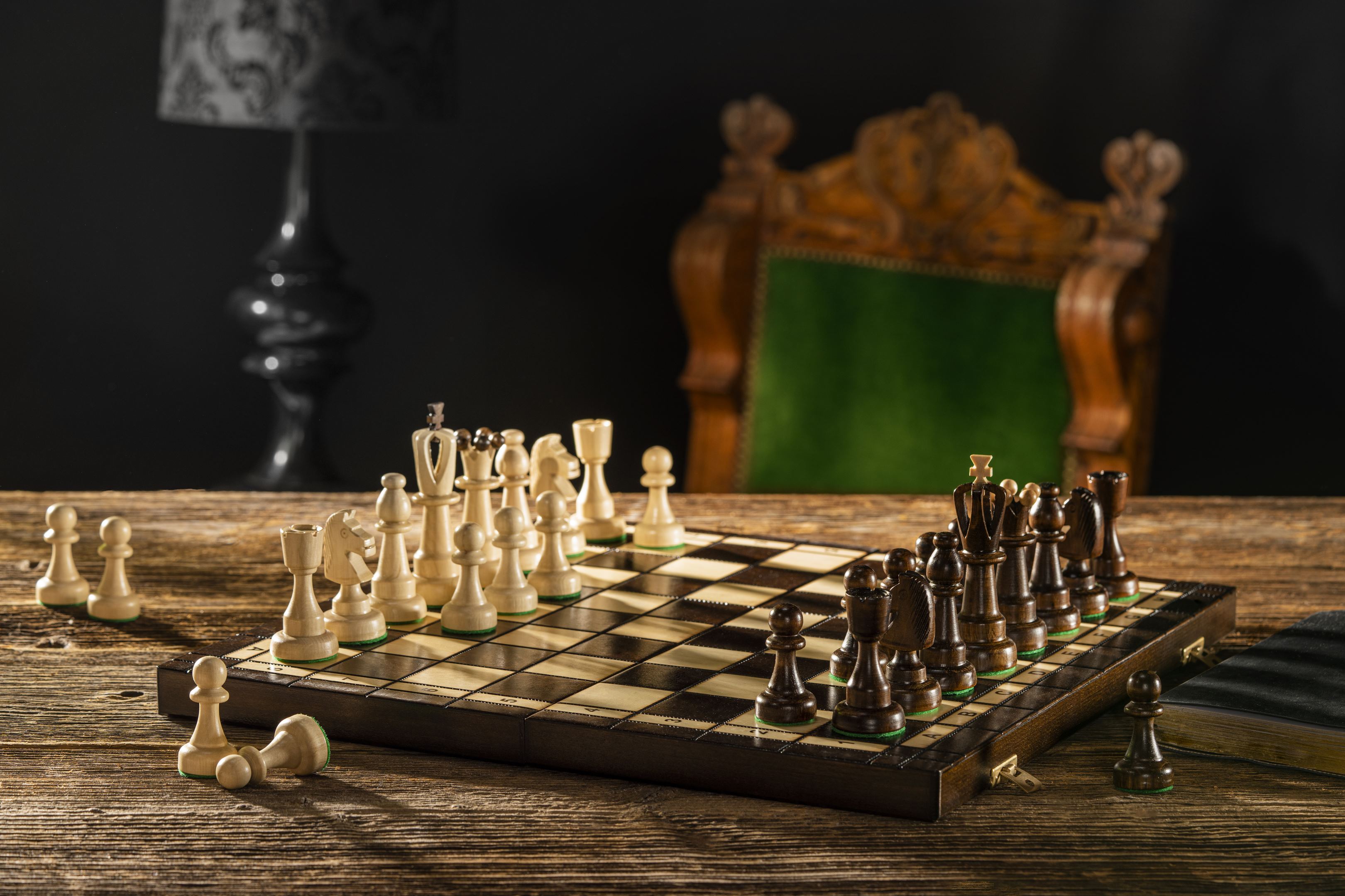 Jeu d'échecs d'AS en bois de charme, de taille moyenne (41 x 41cm) - Ensemble Complet - 93f0ddadd69cac06d0692f5b8e40b712