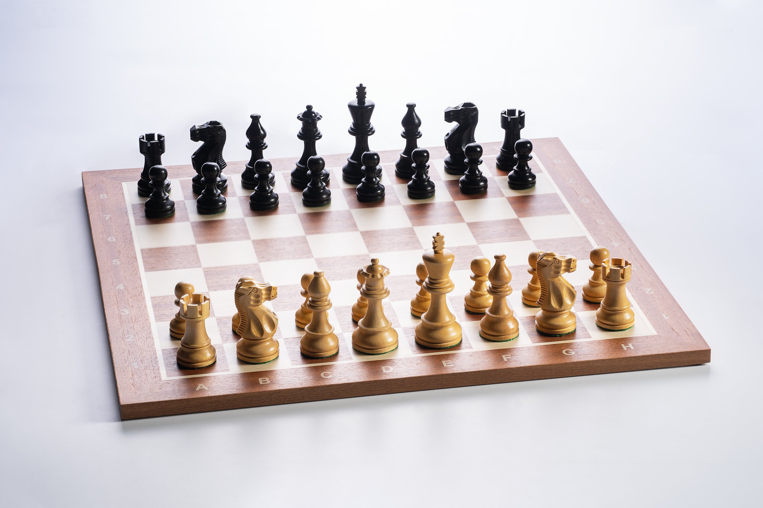 Pièces d'échecs Classic en bois de buis teinté et naturel - Taille 3,50'' - a0bdae8de7a3fc506e901c25c661d012