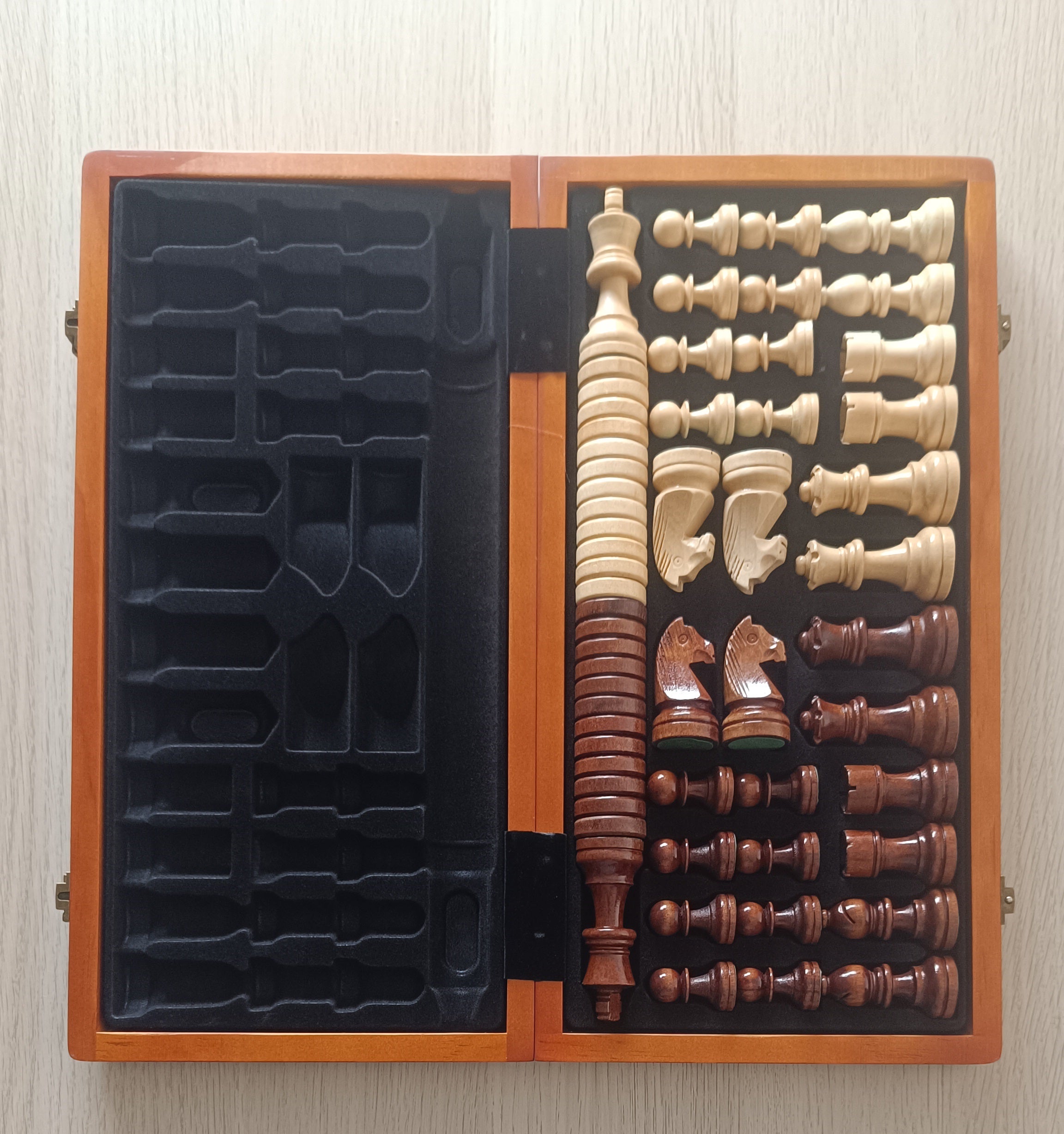 Échecs magnétiques en bois + dames en bois (38 x 38 cm) - Échecs magnétiques en bois + dames en bois (38 x 38 cm)