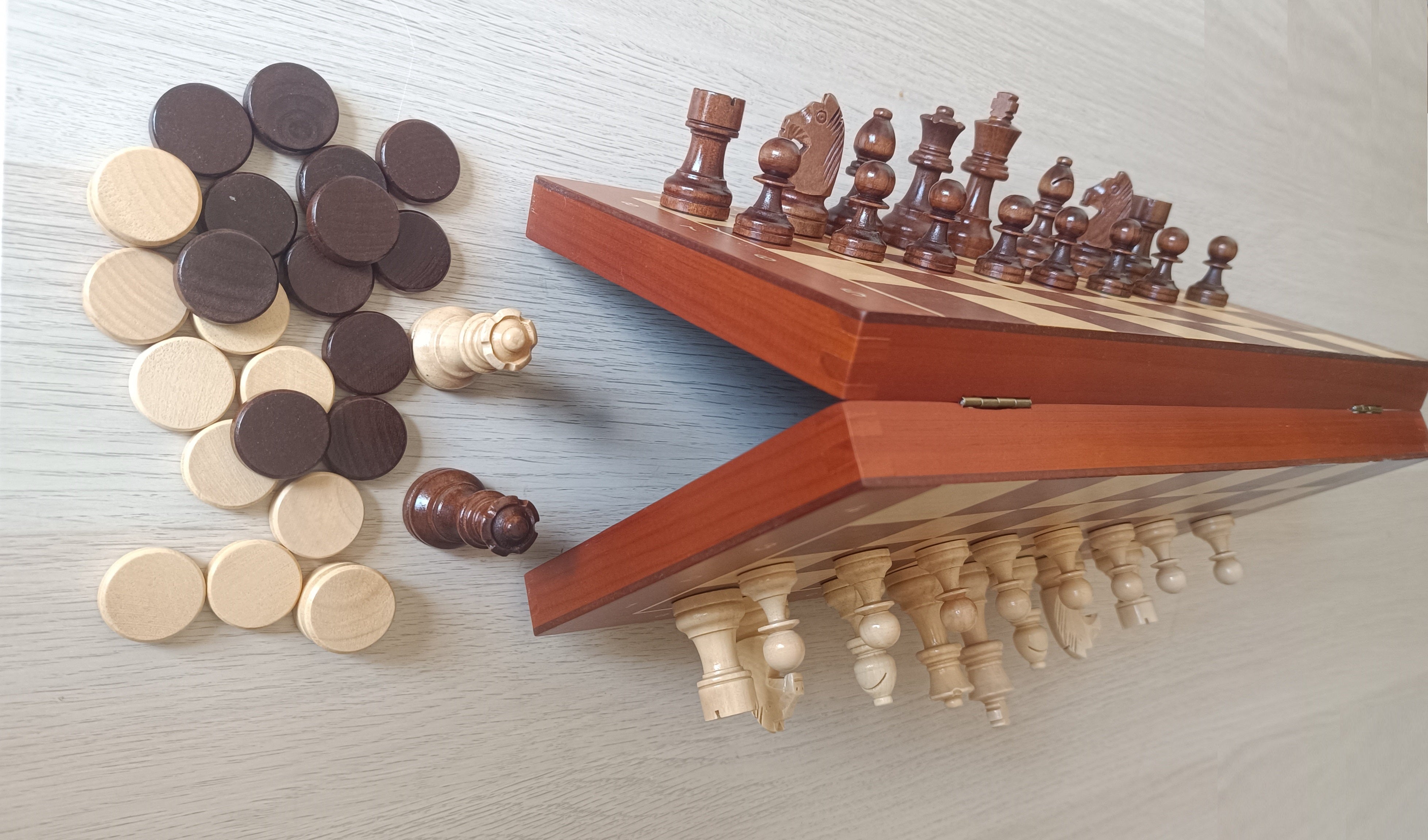 Échecs magnétiques en bois + dames en bois (38 x 38 cm) - Échecs magnétiques en bois + dames en bois (38 x 38 cm)