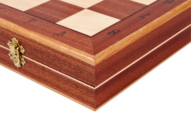 Jeu d'échecs INDIEN en bois de charme avec l'échiquier de marqueterie en bois d'acajou et sycomore, de grande taille  (50 x 50cm) - Ensemble Complet - Jeu d'échecs INDIEN en bois de charme avec l'échiquier de marqueterie en bois d'acajou et sycomore, de grande taille  (50 x 50cm) - Ensemble Complet