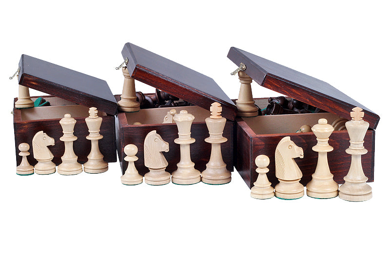 Les pièces d'échecs en bois STAUNTON de taille 4 avec la boîte de rangement en bois clair - c6dbb304df5e4eb8f5a5b5251b2fc9ba