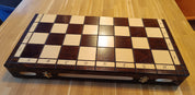 CAJA GRANDE/TABLA DE AJEDREZ ROYAL LUX (65 x 65 cm), casillas de 72 mm