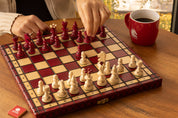 Jeu d'échecs PERLE Rouge (Cerise) en bois de hêtre, de taille moyenne (36 x 36cm) - Ensemble Complet couleur rouge