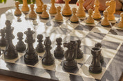 Échiquier en marqueterie de bois de sycomore teinté et naturel + Pièces d'échecs French Ebonized - Ensemble de taille 5