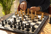 Échiquier en marqueterie de bois de sycomore teinté et naturel + Pièces d'échecs French Ebonized - Ensemble de taille 5
