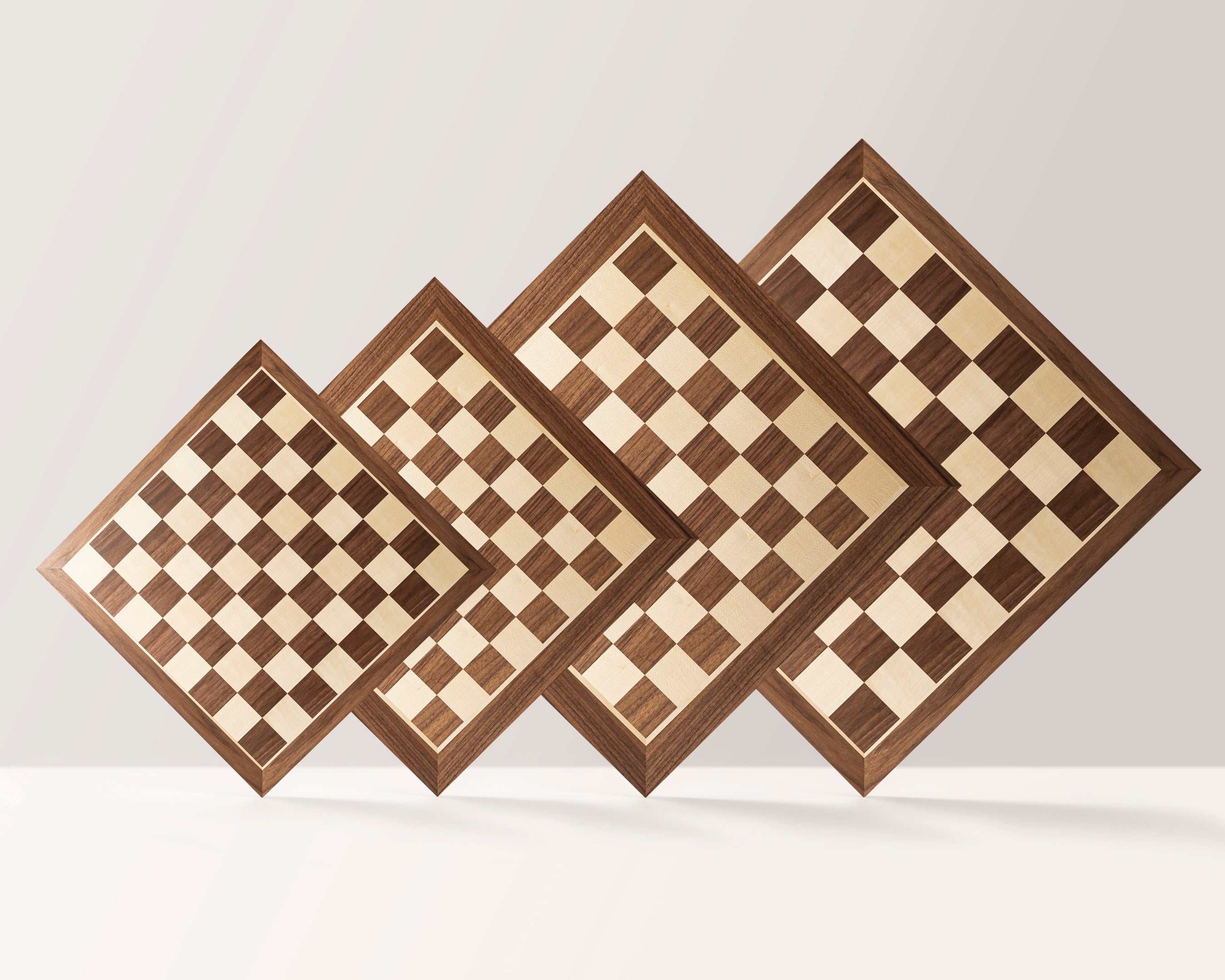 Echiquier en marqueterie de bois de noyer et sycomore - échiquier classique de Taille 4 avec coordonnées - Echiquier en marqueterie de bois de noyer et sycomore - échiquier classique de Taille 4 avec coordonnées