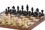 Échiquier avec coordonnées en marqueterie de bois d'acajou et sycomore  + Pièces d'échecs Timeless Ebonized - Ensemble de taille 6