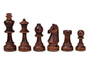 Les pièces d'échecs en bois STAUNTON de taille 7 dans un poly-sac