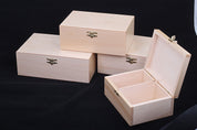 Les pièces d'échecs en bois STAUNTON de taille 5 avec la boîte de rangement en bois claire