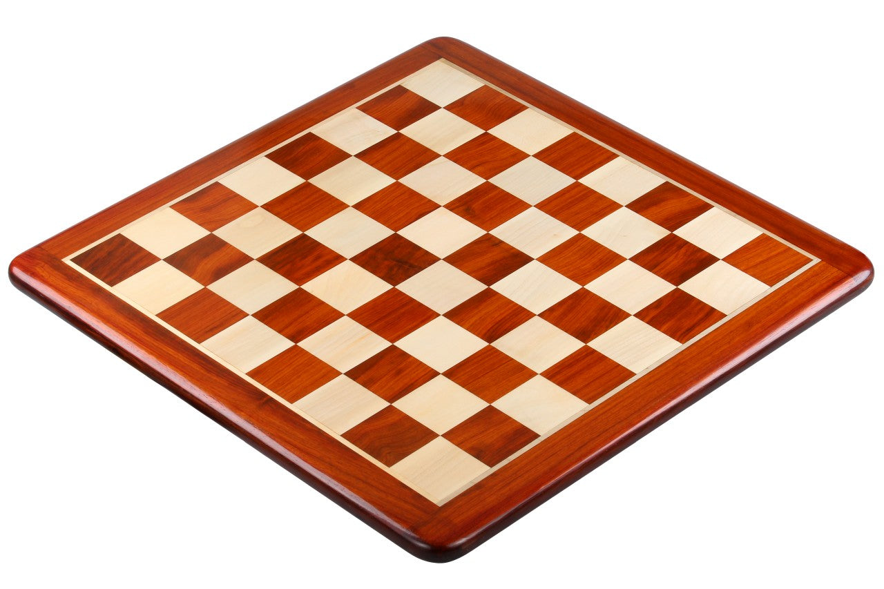 Échiquier Luxe avec les coins arrondis, en bois massif en marqueterie de bois de padouk et de buis (cases de 55x55mm) - échiquier de taille 5+ sans coordonnées - Échiquier Luxe avec les coins arrondis, en bois massif en marqueterie de bois de padouk et de buis (cases de 55x55mm) - échiquier de taille 5+ sans coordonnées