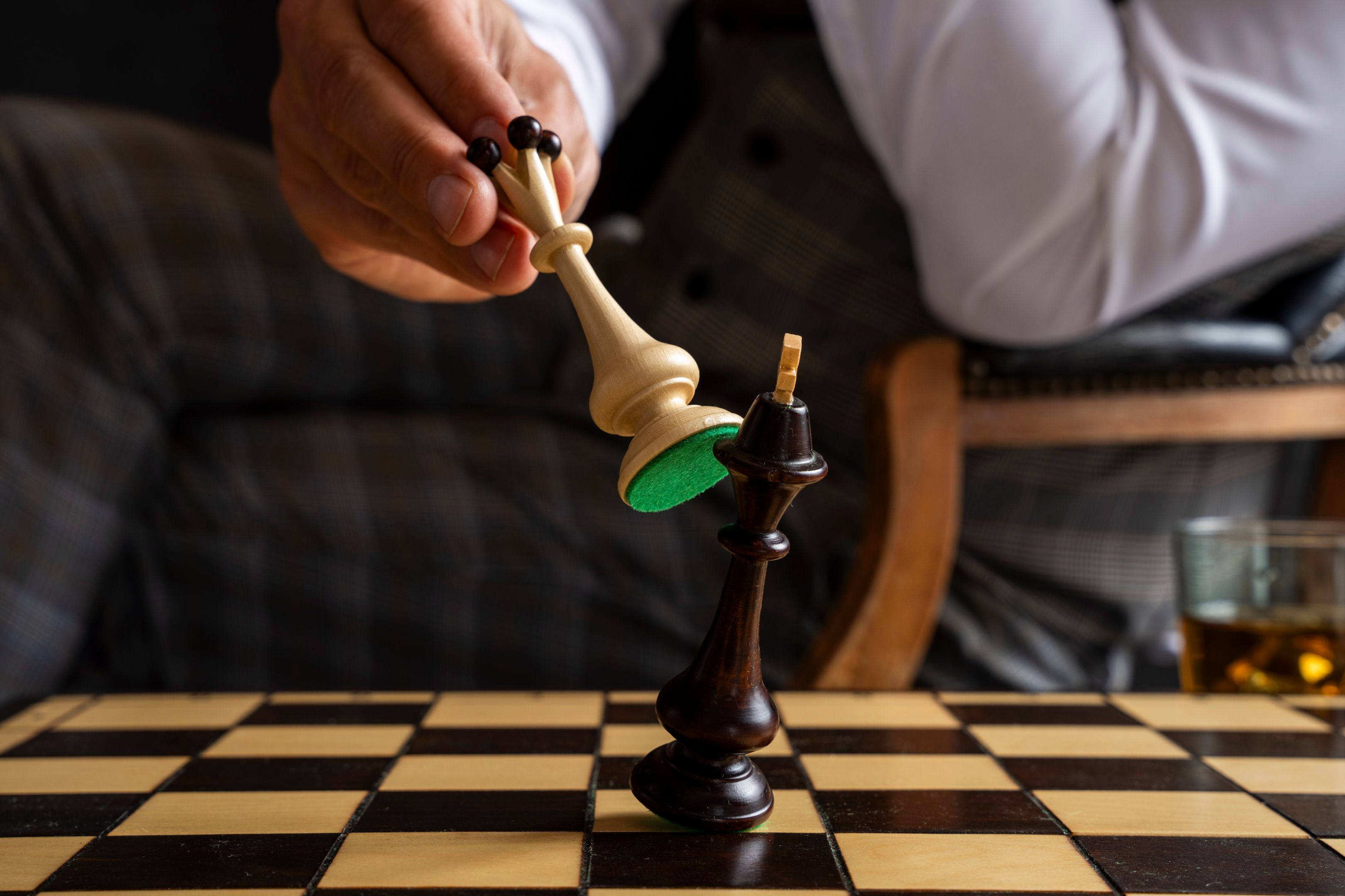 Jeu d'Echecs BESKID en bois de charme, de grande taille  (49 x 49cm) - Ensemble Complet - Jeu d'Echecs BESKID en bois de charme, de grande taille  (49 x 49cm) - Ensemble Complet