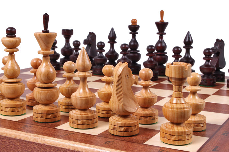 Jeu d'échecs DEBUT en bois de cerisier sauvage avec l'échiquier en marqueterie de bois d'acajou et sycomore, de grande taille (48 x 48cm) - Ensemble Complet - Jeu d'échecs DEBUT en bois de cerisier sauvage avec l'échiquier en marqueterie de bois d'acajou et sycomore, de grande taille (48 x 48cm) - Ensemble Complet