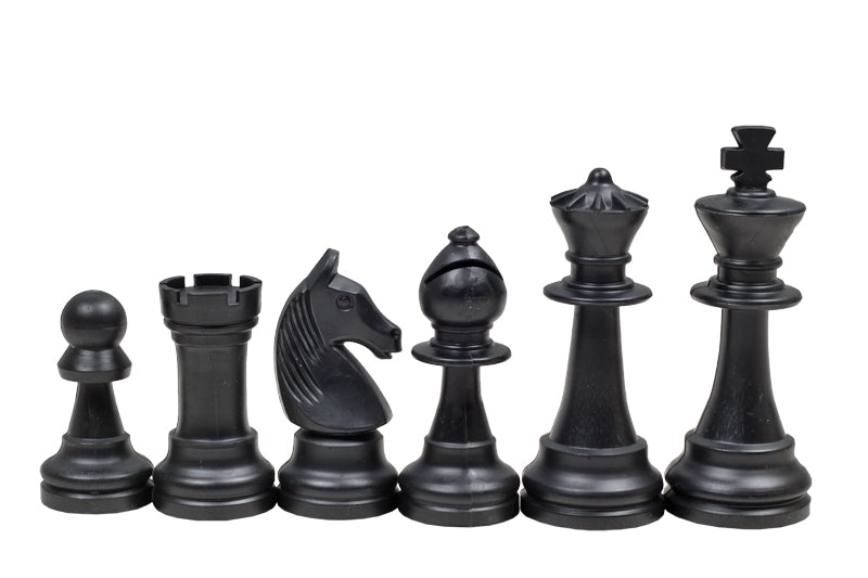 Les pièces d'échecs en plastique crème et noires de taille 6 dans un poly-sac (roi 96 mm) - Les pièces d'échecs en plastique crème et noires de taille 6 dans un poly-sac (roi 96 mm)