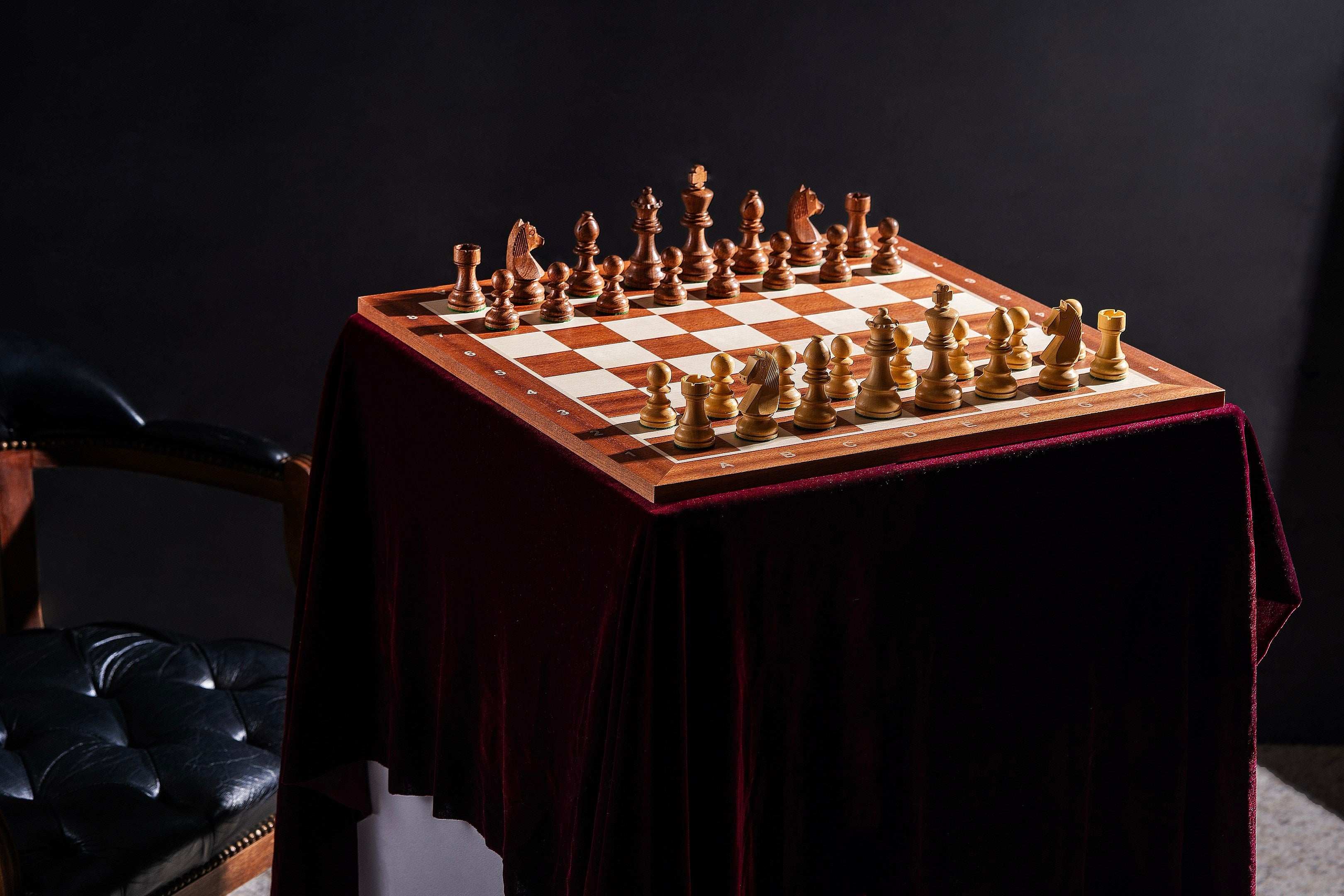 Pièces d'échecs German Knight (Timeless) en bois d'acacia et buis - Taille 3,50'' - Pièces d'échecs German Knight (Timeless) en bois d'acacia et buis - Taille 3,50''