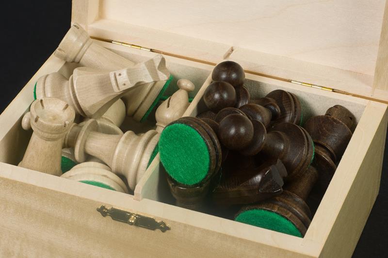 Les pièces d'échecs en bois STAUNTON de taille 5 avec la boîte de rangement en bois claire - Les pièces d'échecs en bois STAUNTON de taille 5 avec la boîte de rangement en bois claire