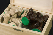 Les pièces d'échecs en bois STAUNTON de taille 4 avec la boîte de rangement en bois clair