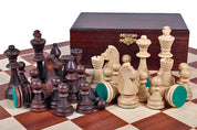 Les pièces d'échecs en bois STAUNTON de taille 7 avec la boîte de rangement en bois clair