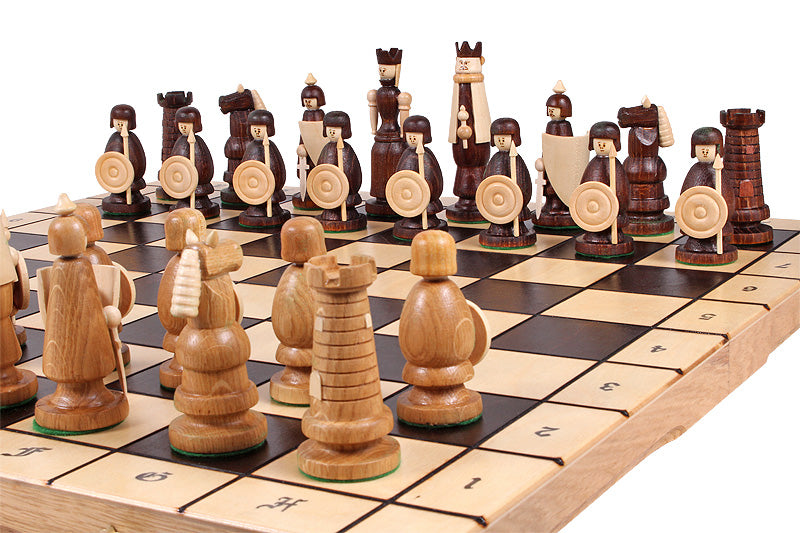 Jeu d'Echecs MAGNAT en bois de chêne, de cerisier sauvage et de sycomore, de grande taille  (55 x 55cm) - Ensemble Complet - Jeu d'Echecs MAGNAT en bois de chêne, de cerisier sauvage et de sycomore, de grande taille  (55 x 55cm) - Ensemble Complet