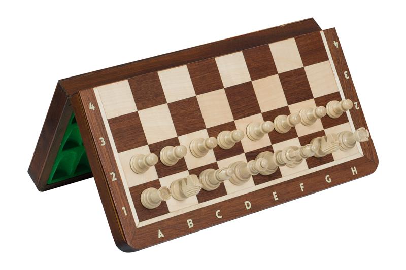 Jeu d'échecs MAGNETIQUE avec l'échiquier pliant marqueté de bois d'acajou et sycomore, de petite taille (28 x 28cm) - Ensemble Complet - Jeu d'échecs MAGNETIQUE avec l'échiquier pliant marqueté de bois d'acajou et sycomore, de petite taille (28 x 28cm) - Ensemble Complet