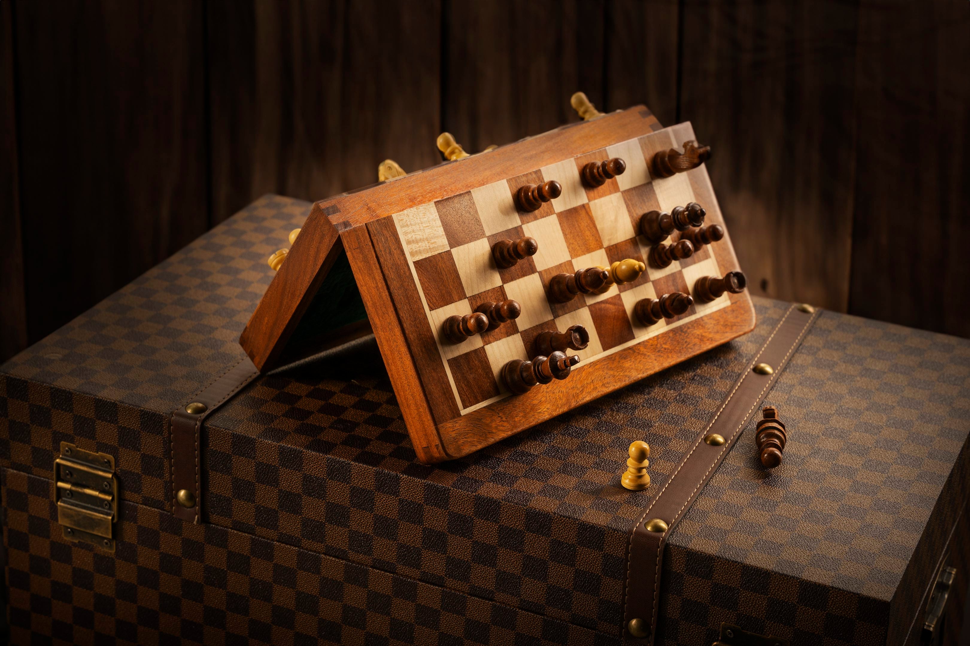 Wooden Magnetic Chess set with 25 cm inlaid chessboard - Wooden Magnetic Chess set with 25 cm inlaid chessboard