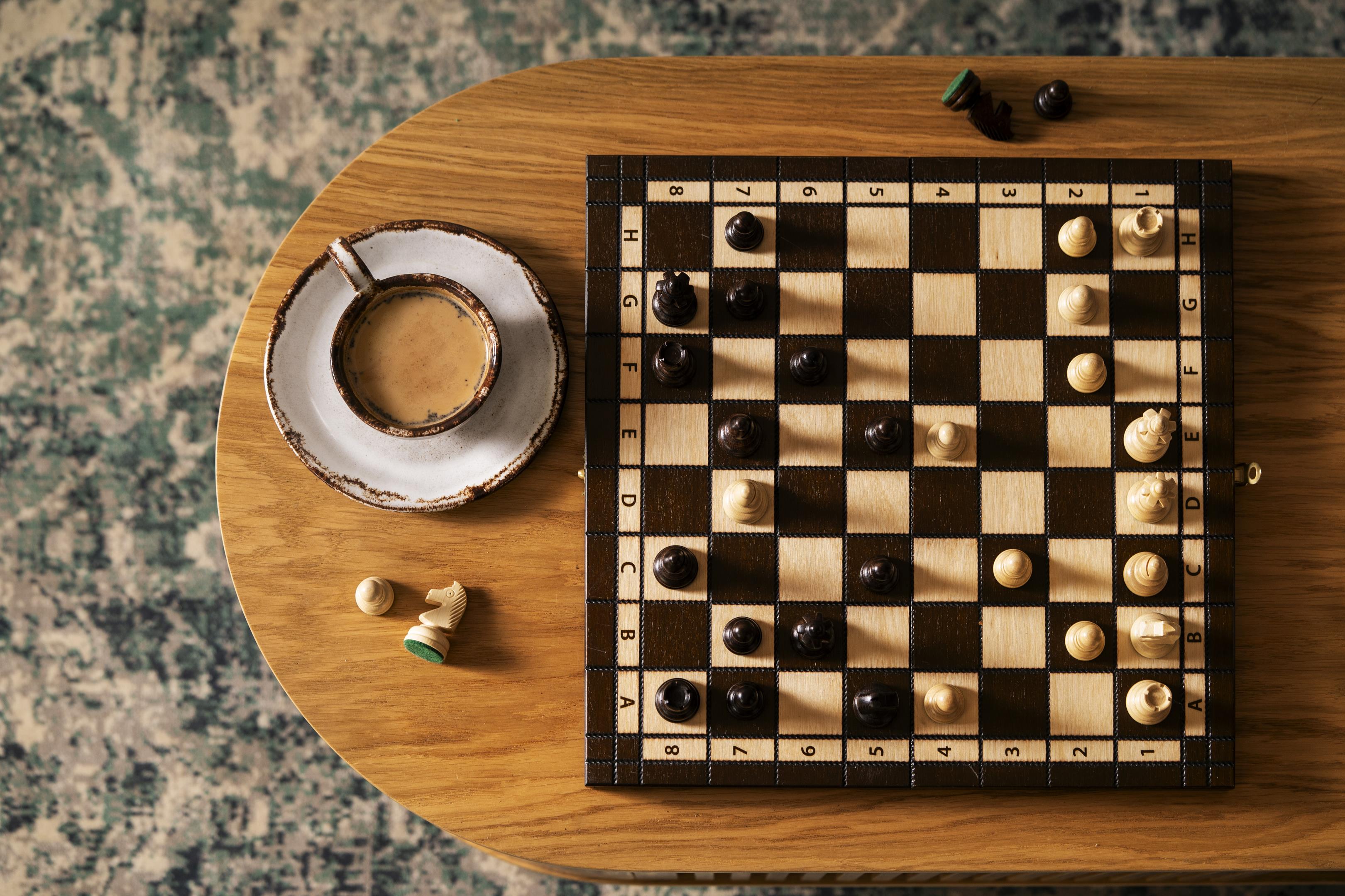 Jeu d'échecs OLYMPIQUE en bois de charme, de taille moyenne (35 x 35m) - Ensemble Complet - Jeu d'échecs OLYMPIQUE en bois de charme, de taille moyenne (35 x 35m) - Ensemble Complet