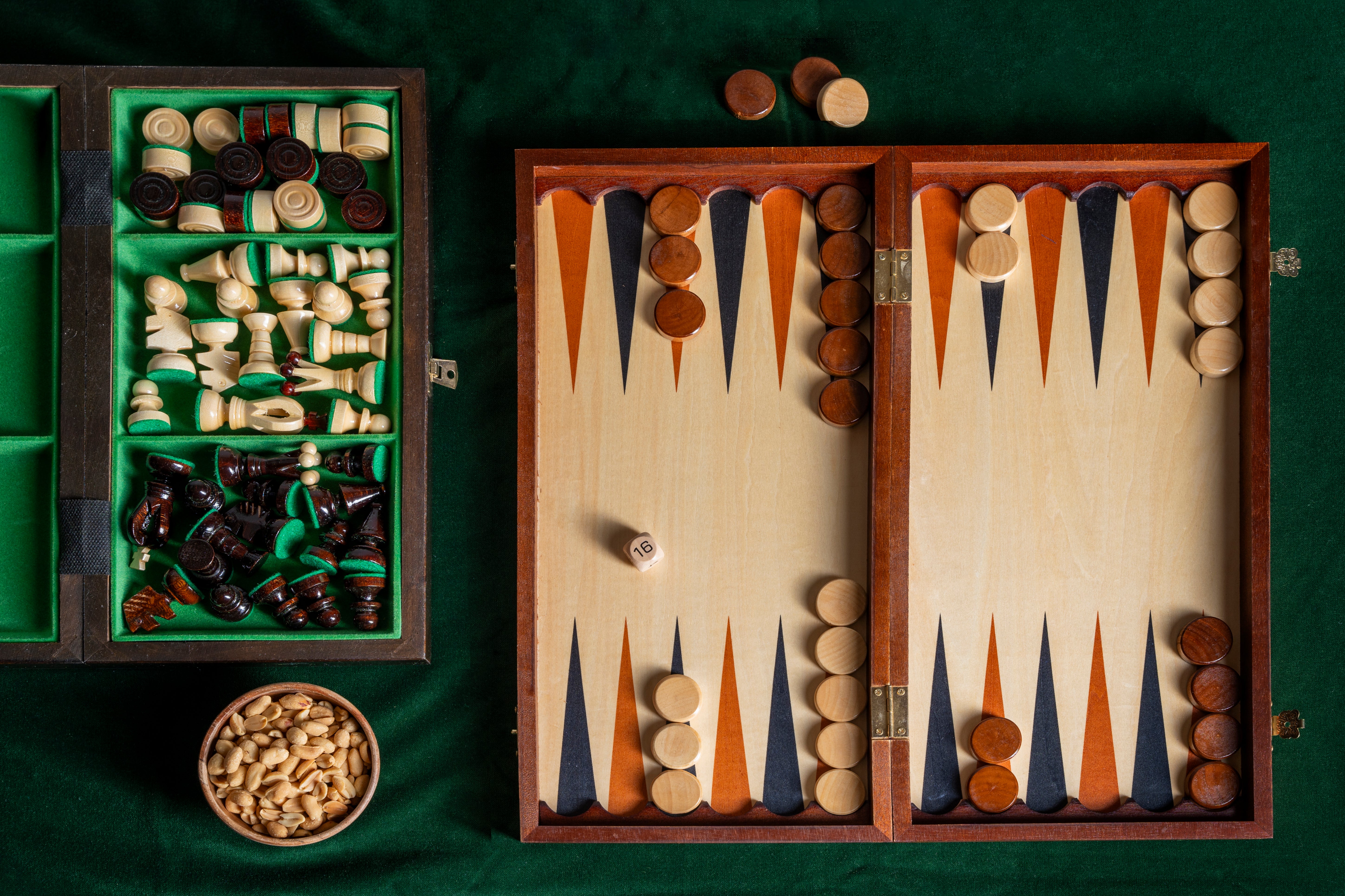 TOURNAMENT No 4 CHESS + CHECKERS + BACKGAMMON - TOURNAMENT No 4 CHESS + CHECKERS + BACKGAMMON